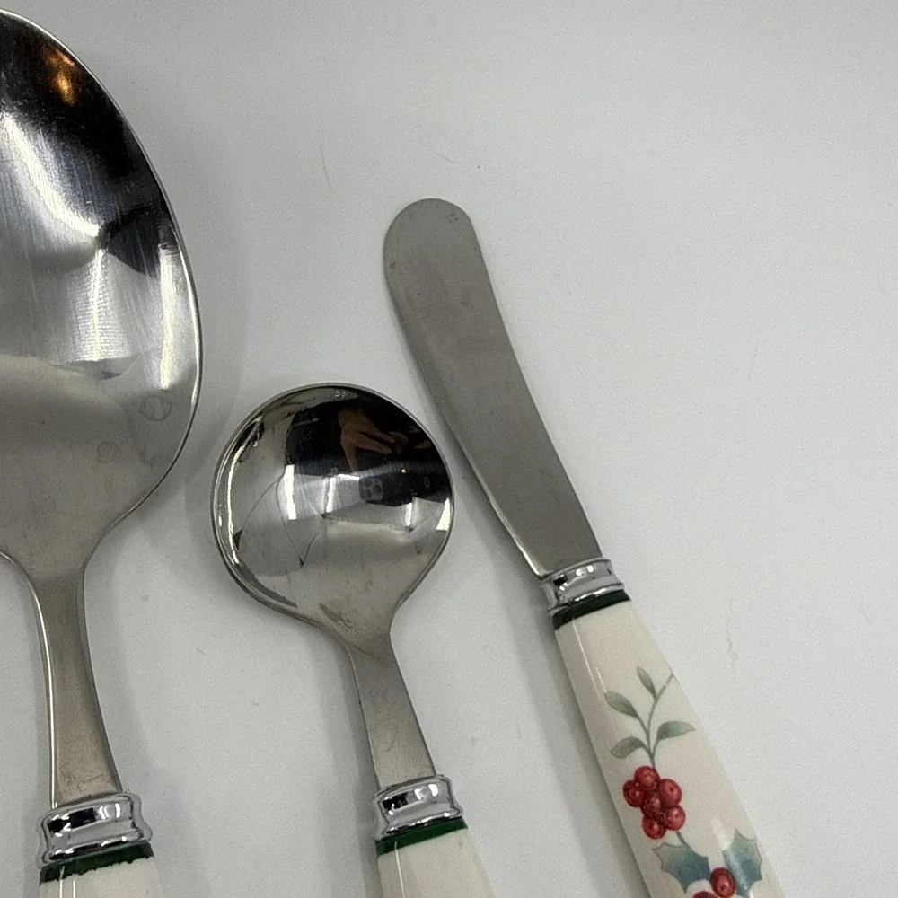 Pfaltzgraff Winterberry Hostess Serving Utensil Set 5 Pc White Handle Holly Berr